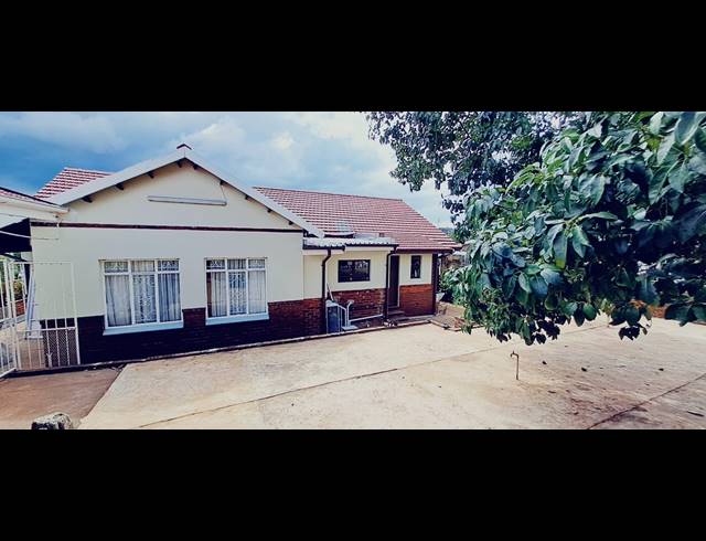 3 BEDROOM FREESTANDING FOR SALE IN SCOTTSVILLE